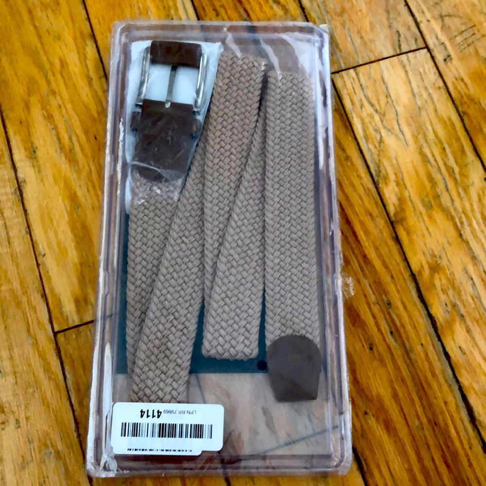 Brand new adjustable belt brown color!